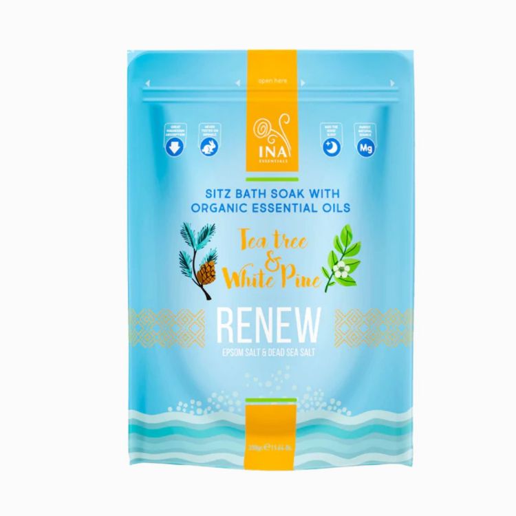 Kép Renew fürdősó teafa- és fenyőolajjal fáradt lábakra – 330 g – INA Essentials